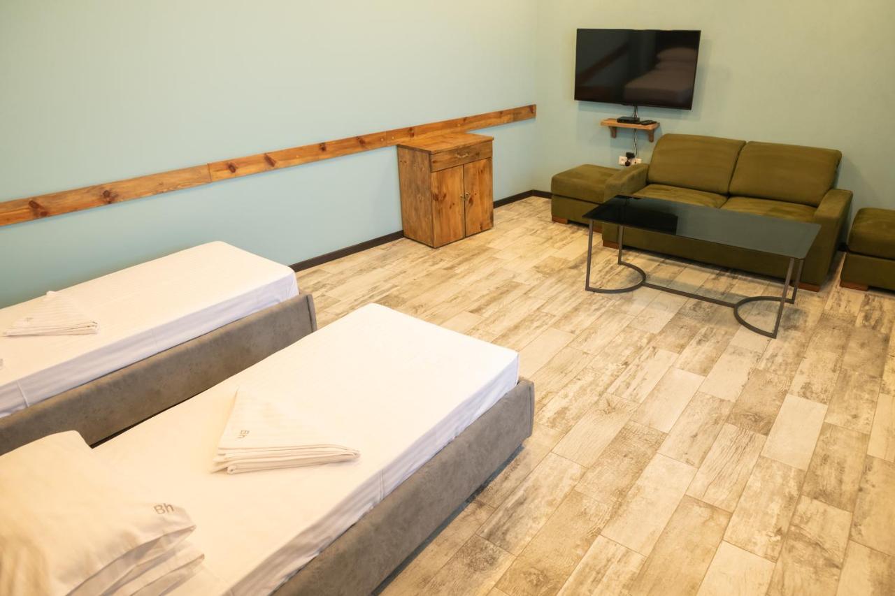 B H Y Guesthouse In Yerevan Ngoại thất bức ảnh
