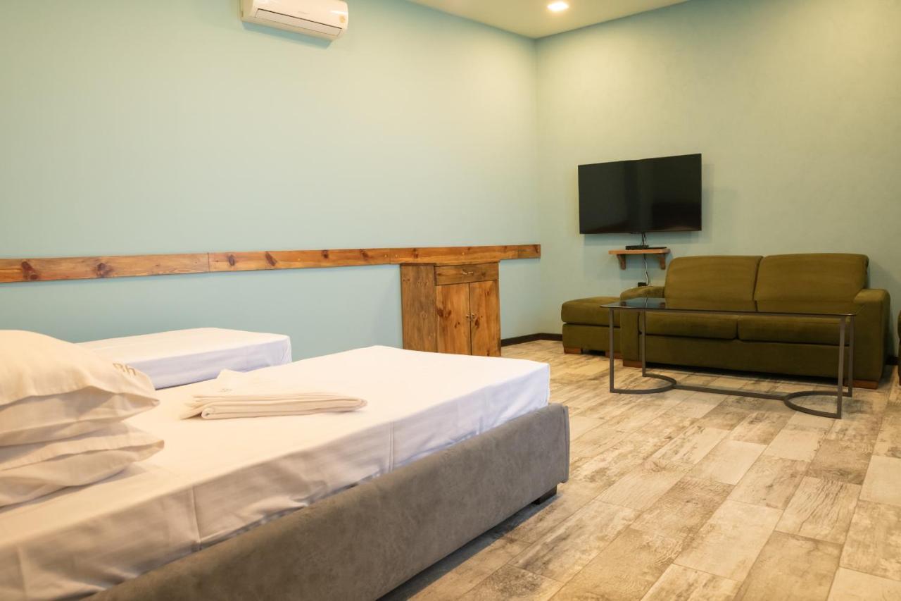 B H Y Guesthouse In Yerevan Ngoại thất bức ảnh